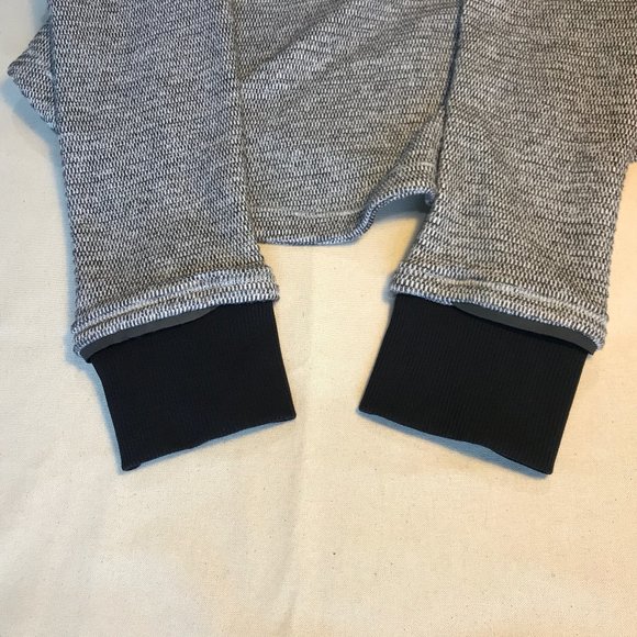 Excellent condition Lululemon Base Runner 1/2 Zip - Picture 10 of 16